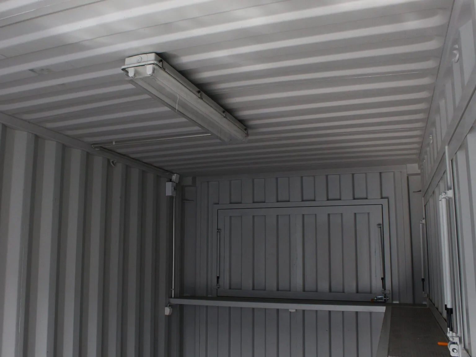 20′ Store Container image 5