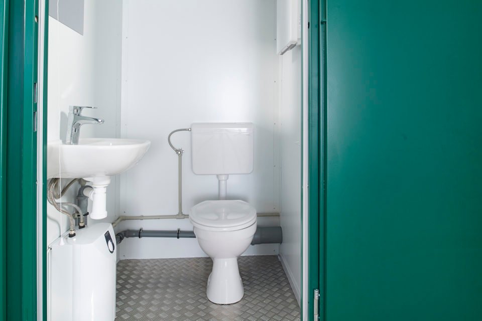 1+1 Double Mains Toilet Unit 8ft x 5ft (Green – RAL 6005) image 2