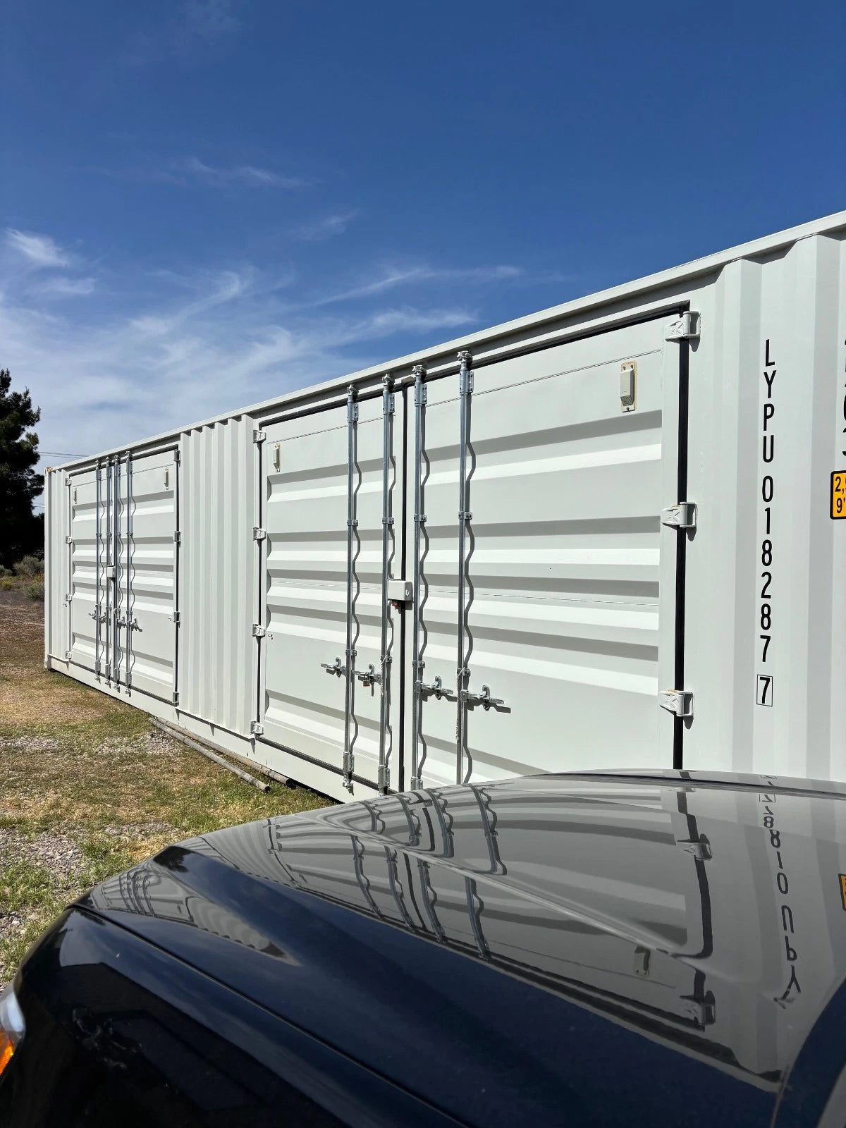 40′ HIGH CUBE SHIPPING CONTAINER image 1