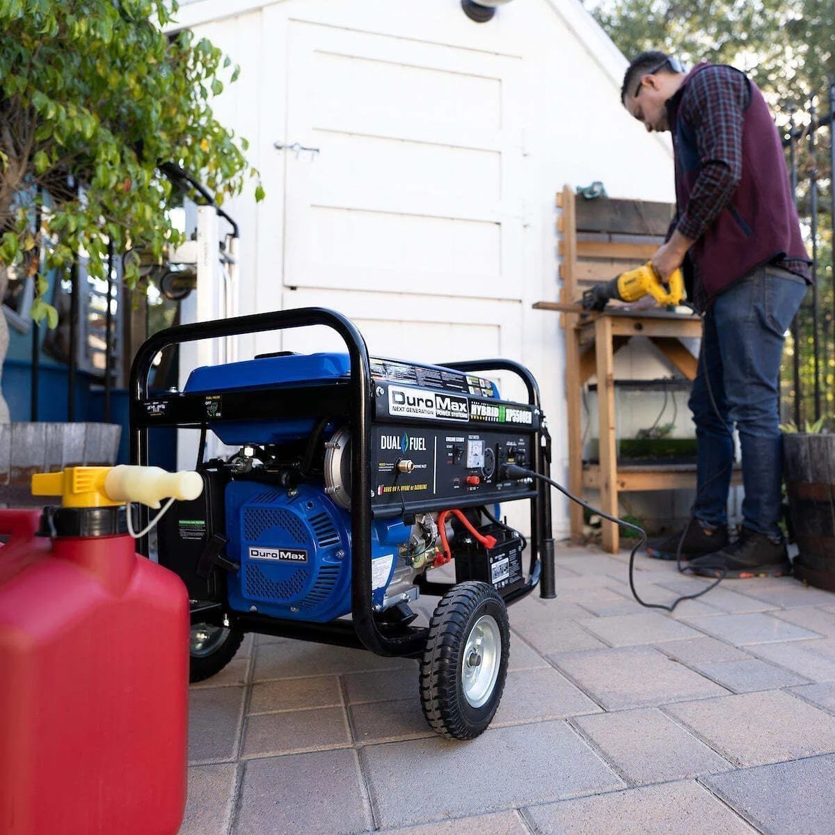 DuroMax XP5500EH 5,500 Watt Portable Dual Fuel Gas Propane Powered Generator image 1