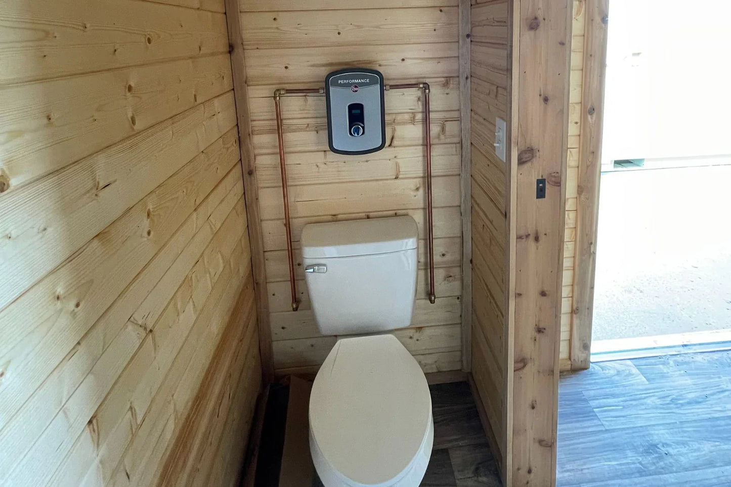 20ft Retreat Cabin Shipping Container (20STRCBN) image 4
