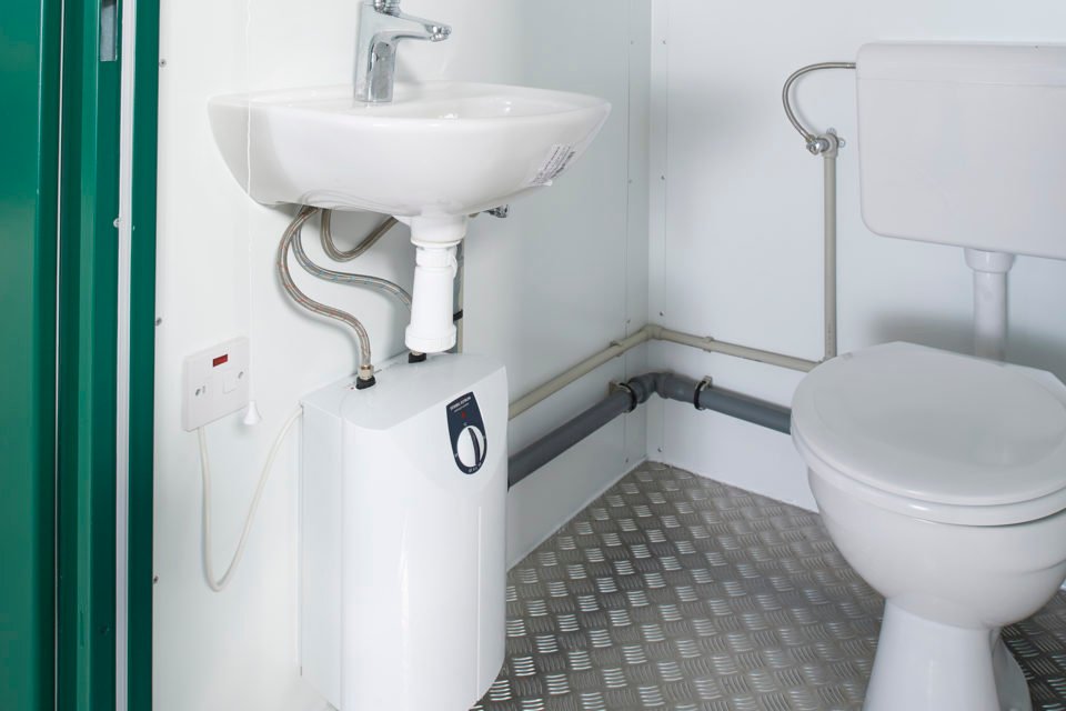 1+1 Double Mains Toilet Unit 8ft x 5ft (Green – RAL 6005) image 3